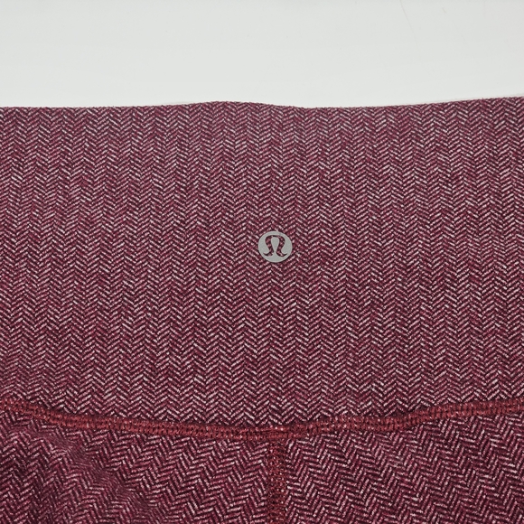 Women's 8 Lululemon Wunder Under Pant Hi-Rise Chevron Knit Leggings Burgundy - Picture 5 of 6